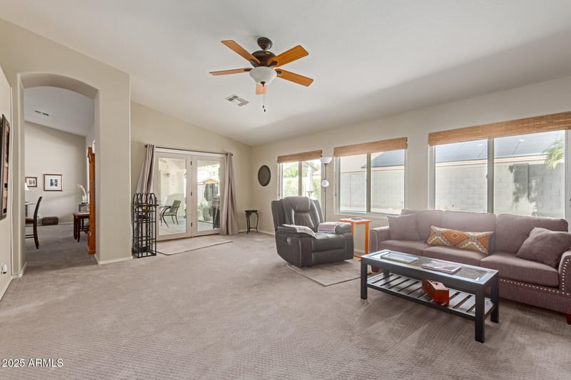 5520 Holmes Ave, Mesa, AZ 85206