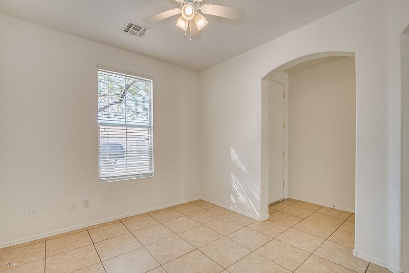5521 S 11th Pl, Phoenix, AZ 85040