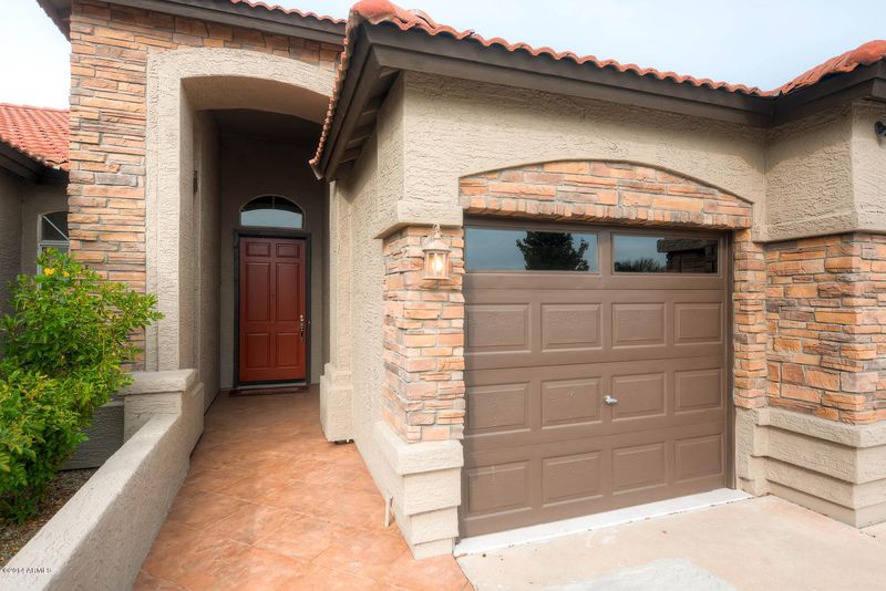 5522 W Lone Cactus Dr, Glendale, AZ 85308