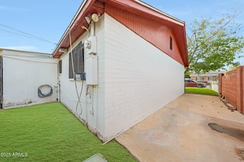 5523 61st Ln, Glendale, AZ 85301