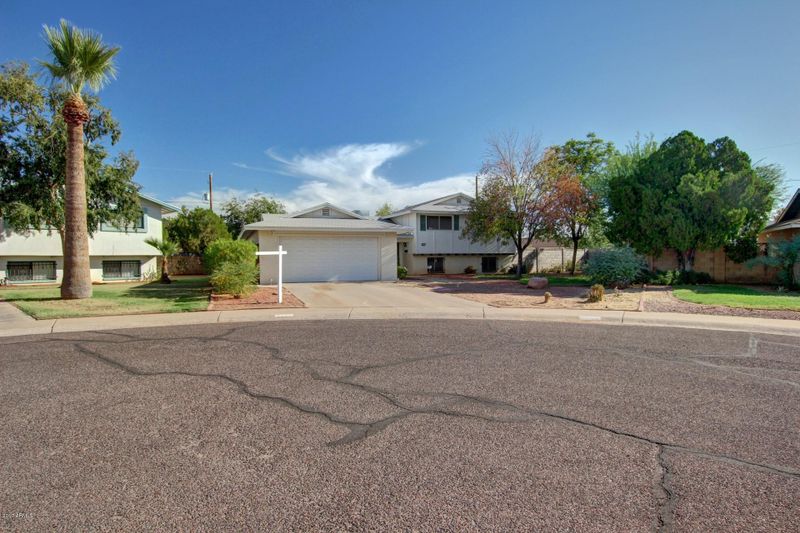 5523 N 40th Dr, Phoenix, AZ 85019