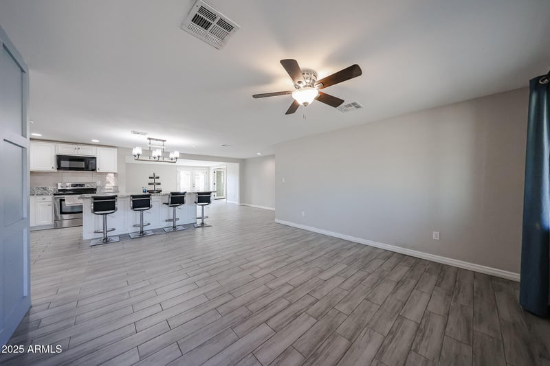 5523 Palm Ln, Phoenix, AZ 85035