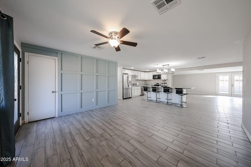 5523 Palm Ln, Phoenix, AZ 85035