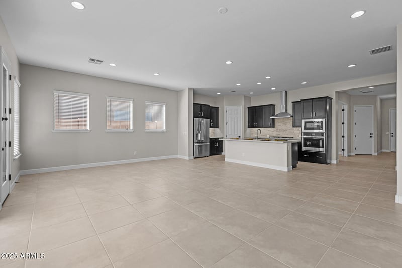 5525 193rd Dr, Litchfield Park, AZ 85340