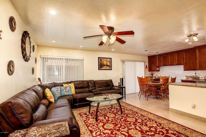 5525 E Thomas Rd #B9, Phoenix, AZ 85018