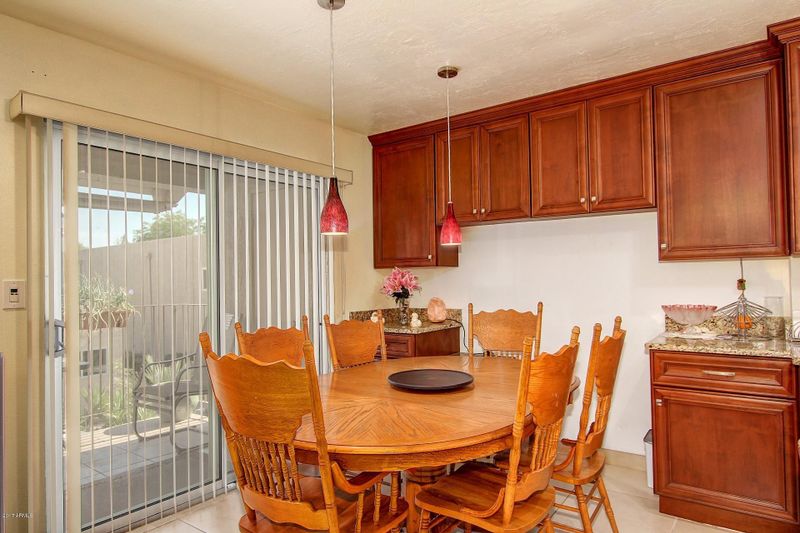 5525 E Thomas Rd #B9, Phoenix, AZ 85018