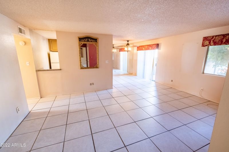 5525 E Thomas Rd #J2, Phoenix, AZ 85018