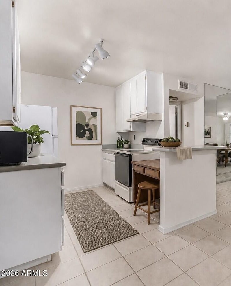 5525 E Thomas Rd #M16, Phoenix, AZ 85018