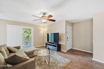 5525 E Thomas Rd #R16, Phoenix, AZ 85018