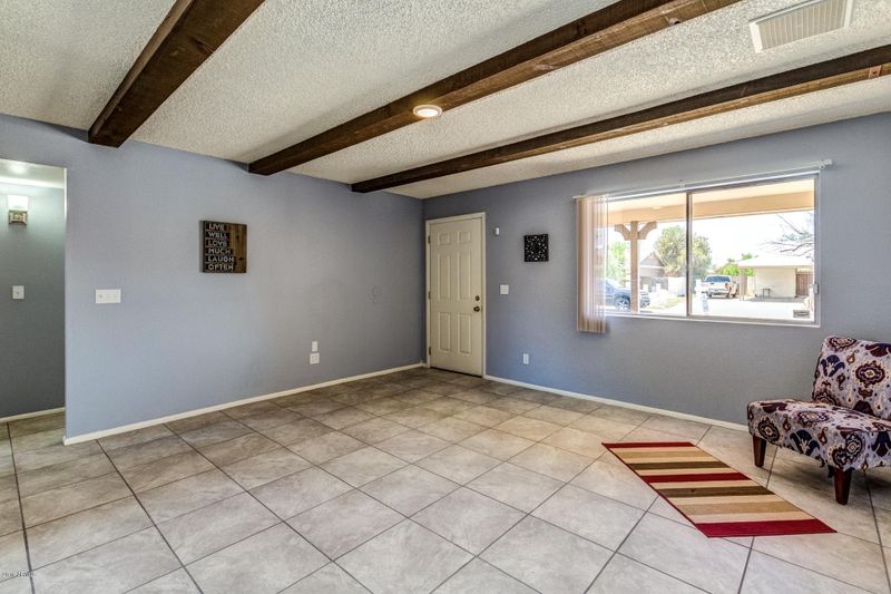 5525 N 68th Ave, Glendale, AZ 85303