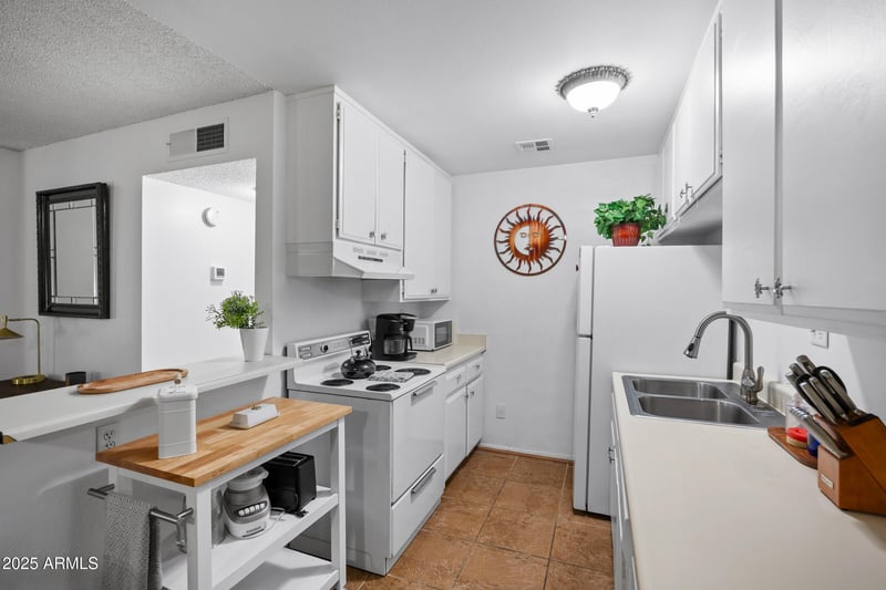 5525 Thomas Rd #M11, Phoenix, AZ 85018