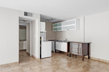 5525 Thomas Rd #R11, Phoenix, AZ 85018