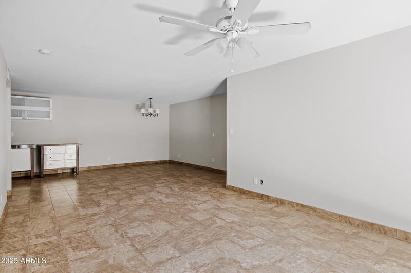 5525 Thomas Rd #R11, Phoenix, AZ 85018