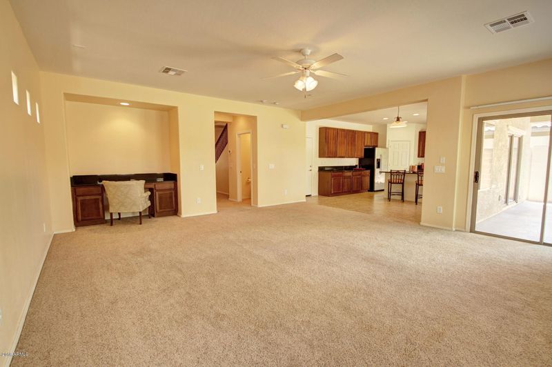 5526 W Molly Ln, Phoenix, AZ 85083