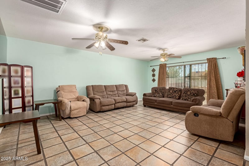 5527 Earll Dr, Phoenix, AZ 85031