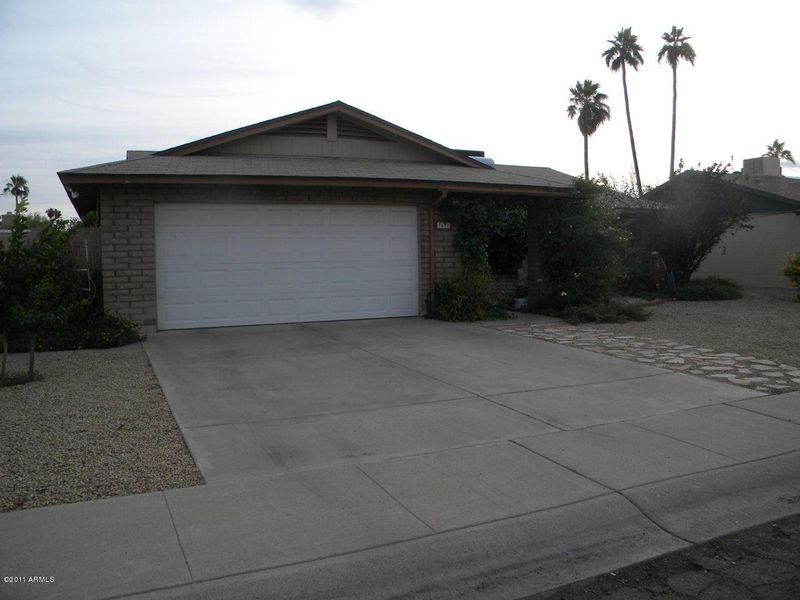 5527 W Cinnabar Ave, Glendale, AZ 85302