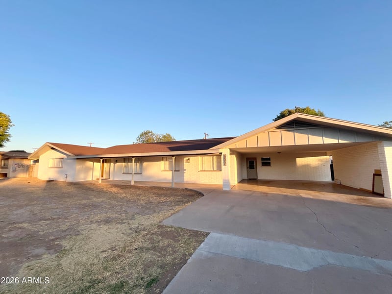 5527 W Morten Ave, Glendale, AZ 85301