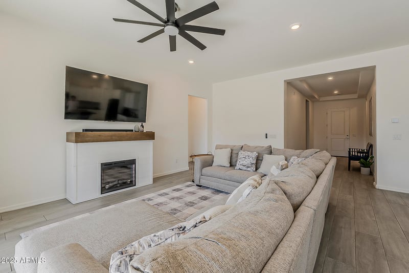 5528 193rd Ave, Litchfield Park, AZ 85340