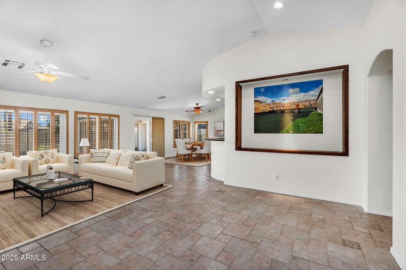 5529 Holmes Ave, Mesa, AZ 85206