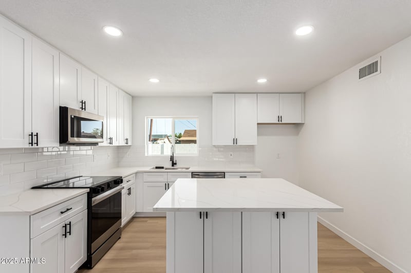 5529 Virginia Ave, Phoenix, AZ 85035