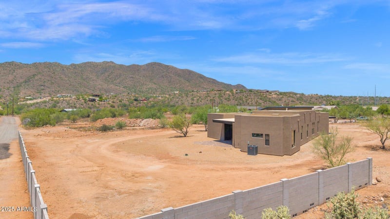 553 Cavalry Rd, New River, AZ 85087