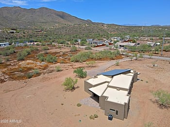 553 W Cavalry Rd, New River, AZ 85087