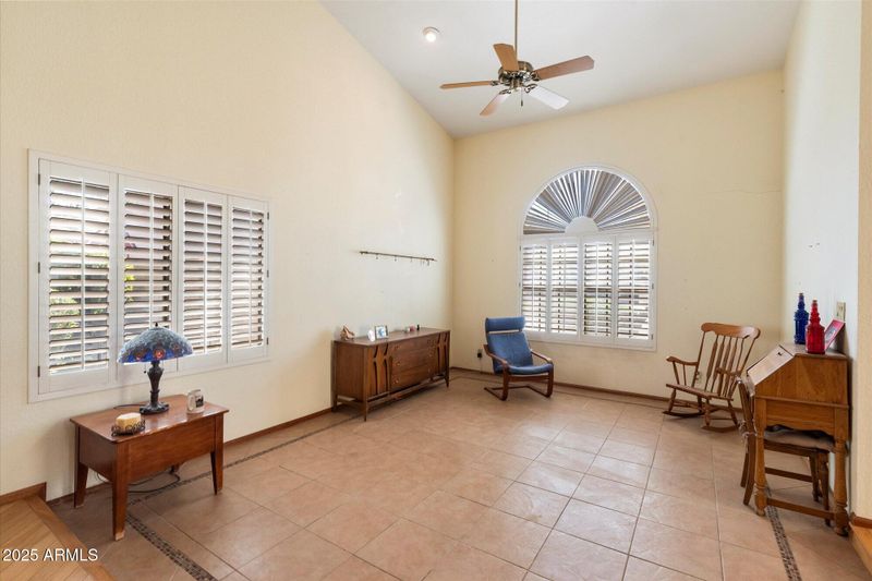 5530 E Beck Ln, Scottsdale, AZ 85254