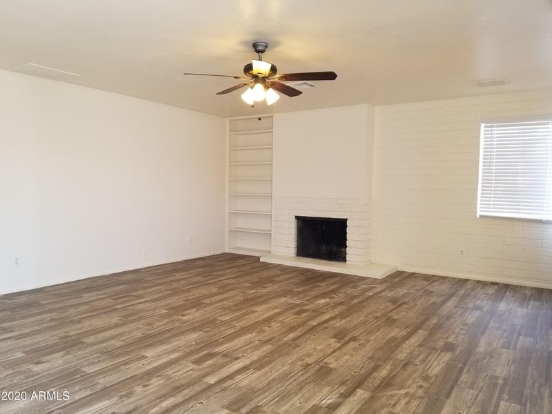 5531 N 63rd Dr, Glendale, AZ 85301
