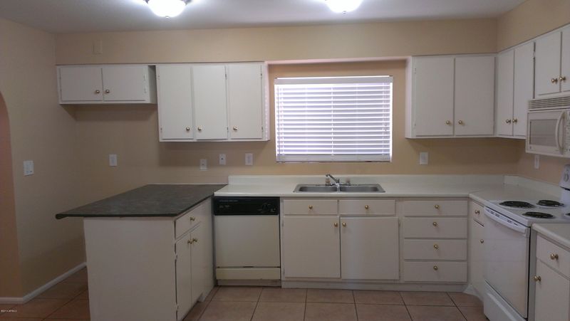 5531 N 68th Ave, Glendale, AZ 85303