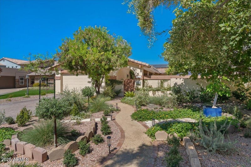 5532 Crows Nest Rd, Tempe, AZ 85283