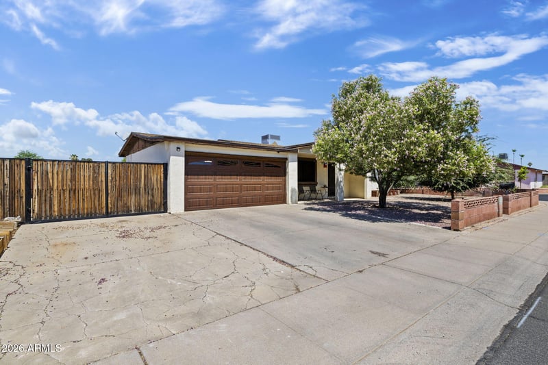 5532 N 68th Ave, Glendale, AZ 85303
