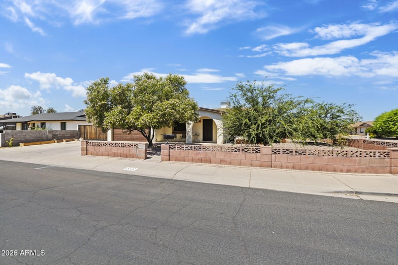 5532 N 68th Ave, Glendale, AZ 85303