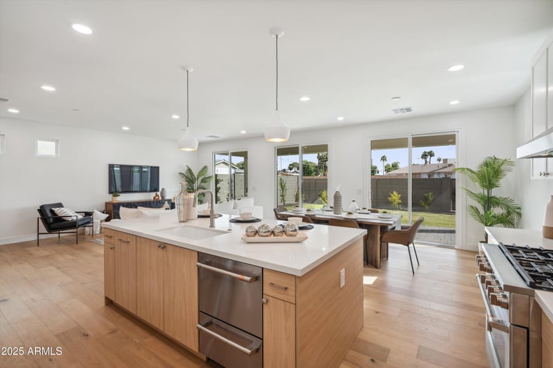 5533 Earll Dr, Phoenix, AZ 85018