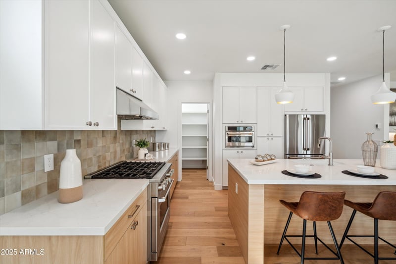 5533 Earll Dr, Phoenix, AZ 85018