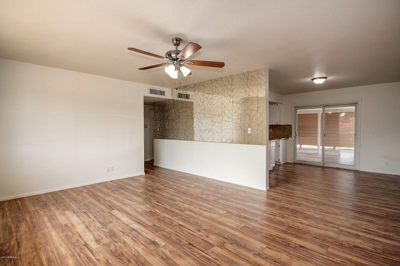 5533 W Loma Ln, Glendale, AZ 85302