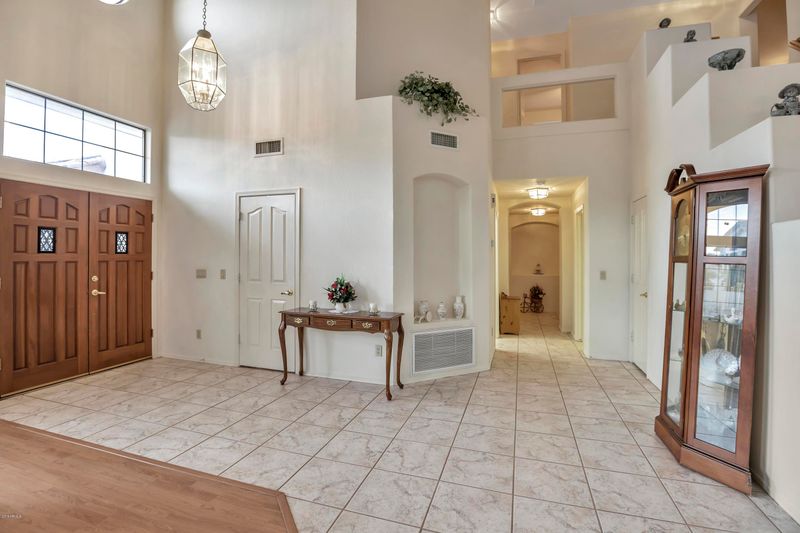 5533 W Wethersfield Dr, Glendale, AZ 85304