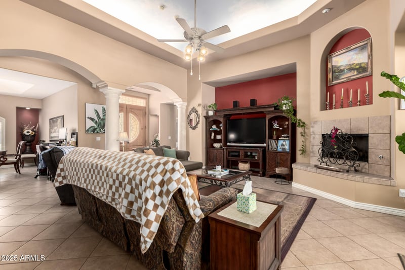 5534 Riviera Dr, Glendale, AZ 85304