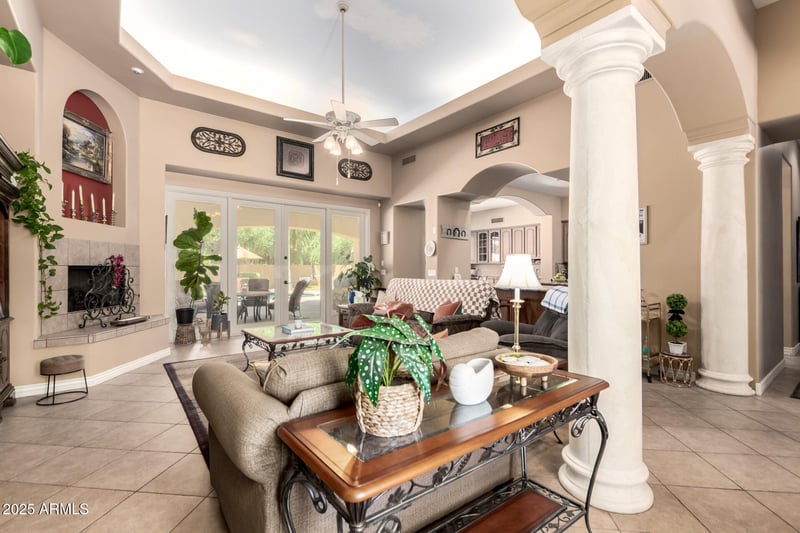 5534 Riviera Dr, Glendale, AZ 85304