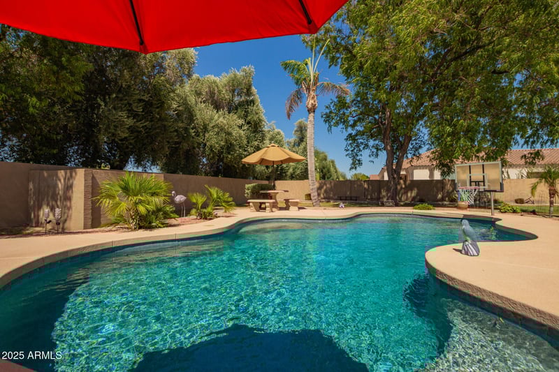 5534 Riviera Dr, Glendale, AZ 85304