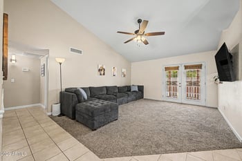 5539 Garden Dr, Glendale, AZ 85304