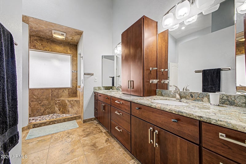 5540 W Christy Dr, Glendale, AZ 85304