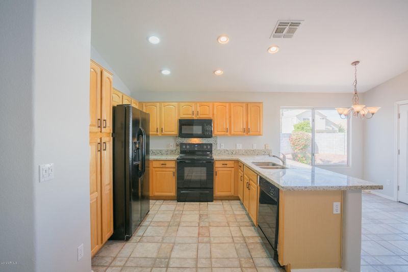 5541 N 103rd Dr, Glendale, AZ 85307