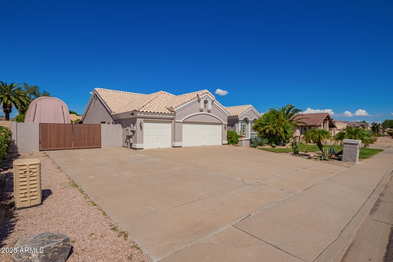 5542 Alameda Rd, Glendale, AZ 85310