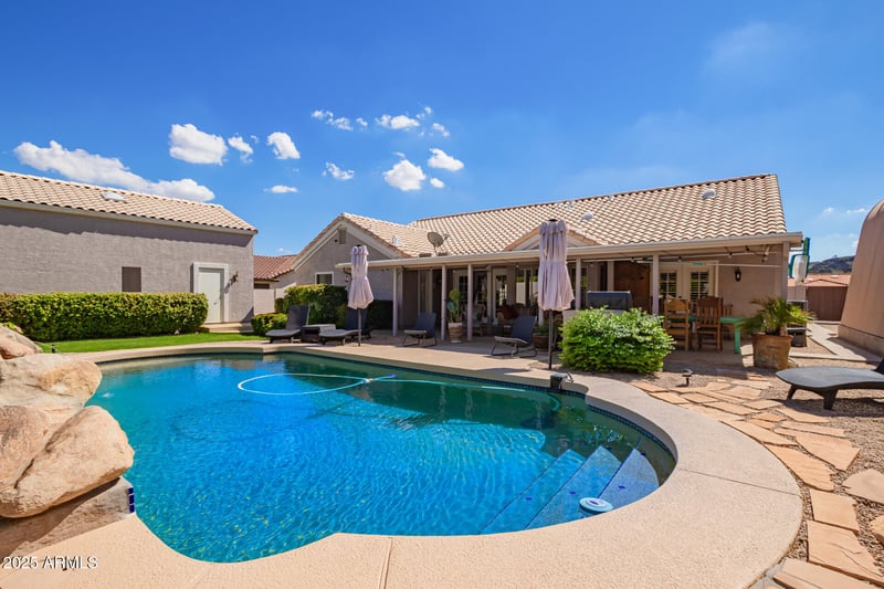 5542 Alameda Rd, Glendale, AZ 85310