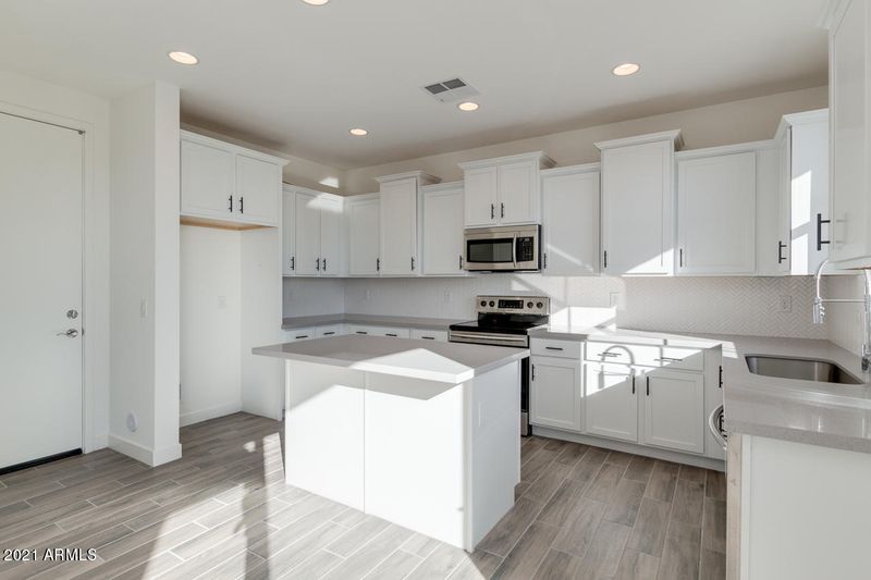 5542 S Dillon Cir, Mesa, AZ 85212