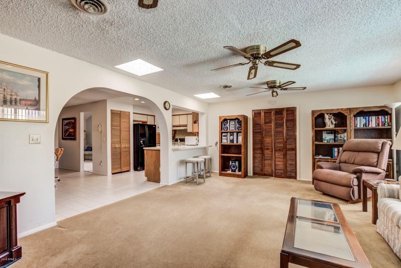 5542 W Hatcher Rd, Glendale, AZ 85302
