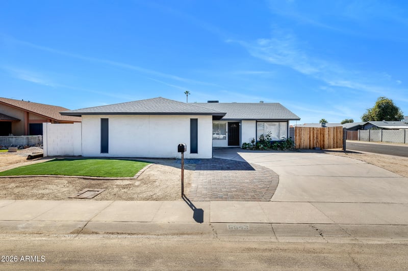 5543 Golden Ln, Glendale, AZ 85302