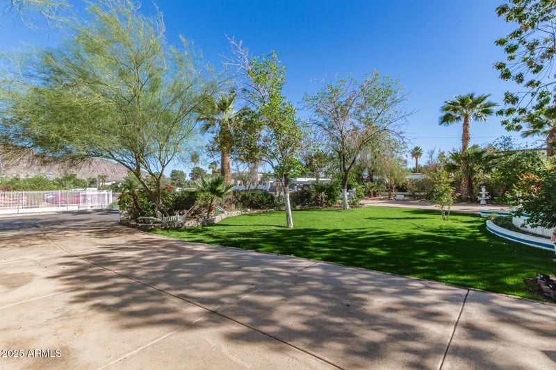 5545 E Earll Dr, Phoenix, AZ 85018