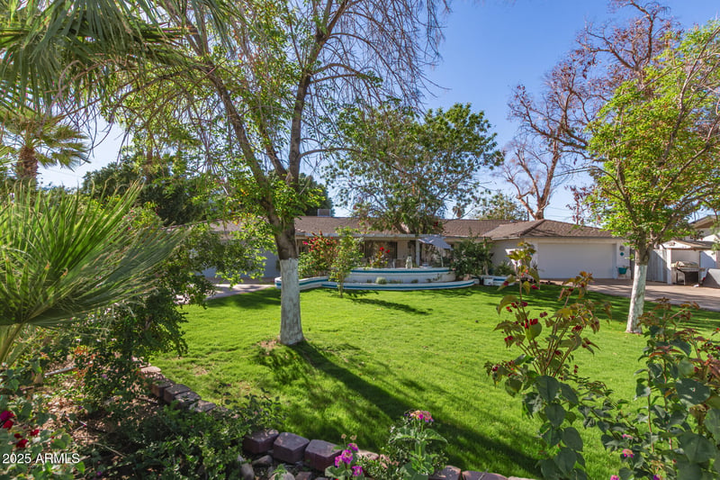 5545 E Earll Dr, Phoenix, AZ 85018