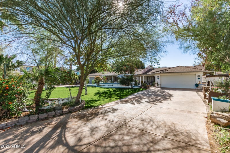 5545 E Earll Dr, Phoenix, AZ 85018